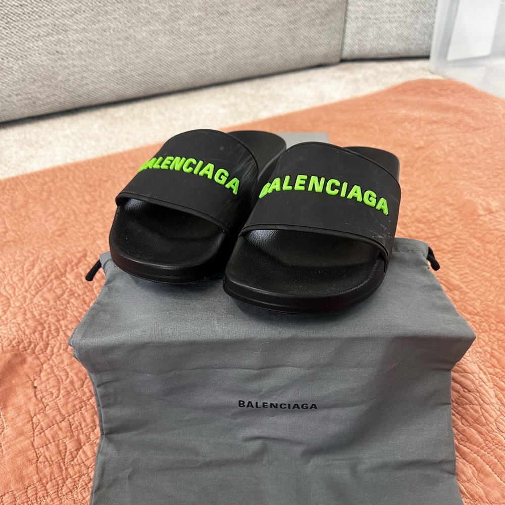 Balenciaga slides. Size 39